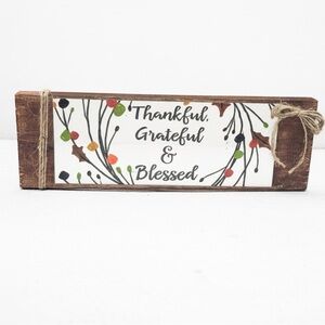 Handcrafted Thankful Grateful & Blessed Wood Sign - Autumn Berries
